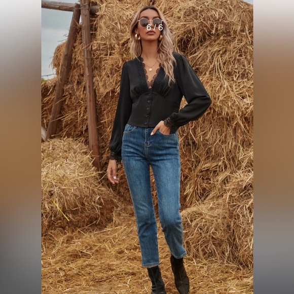 Black satin and lace panel blouse - Picture 5 of 6